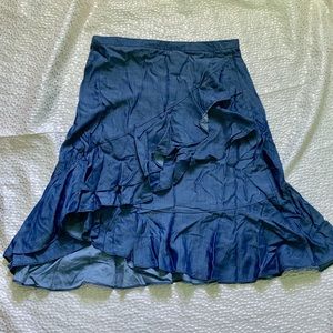 Liz Claiborne Chambray ruffled skirt size 6